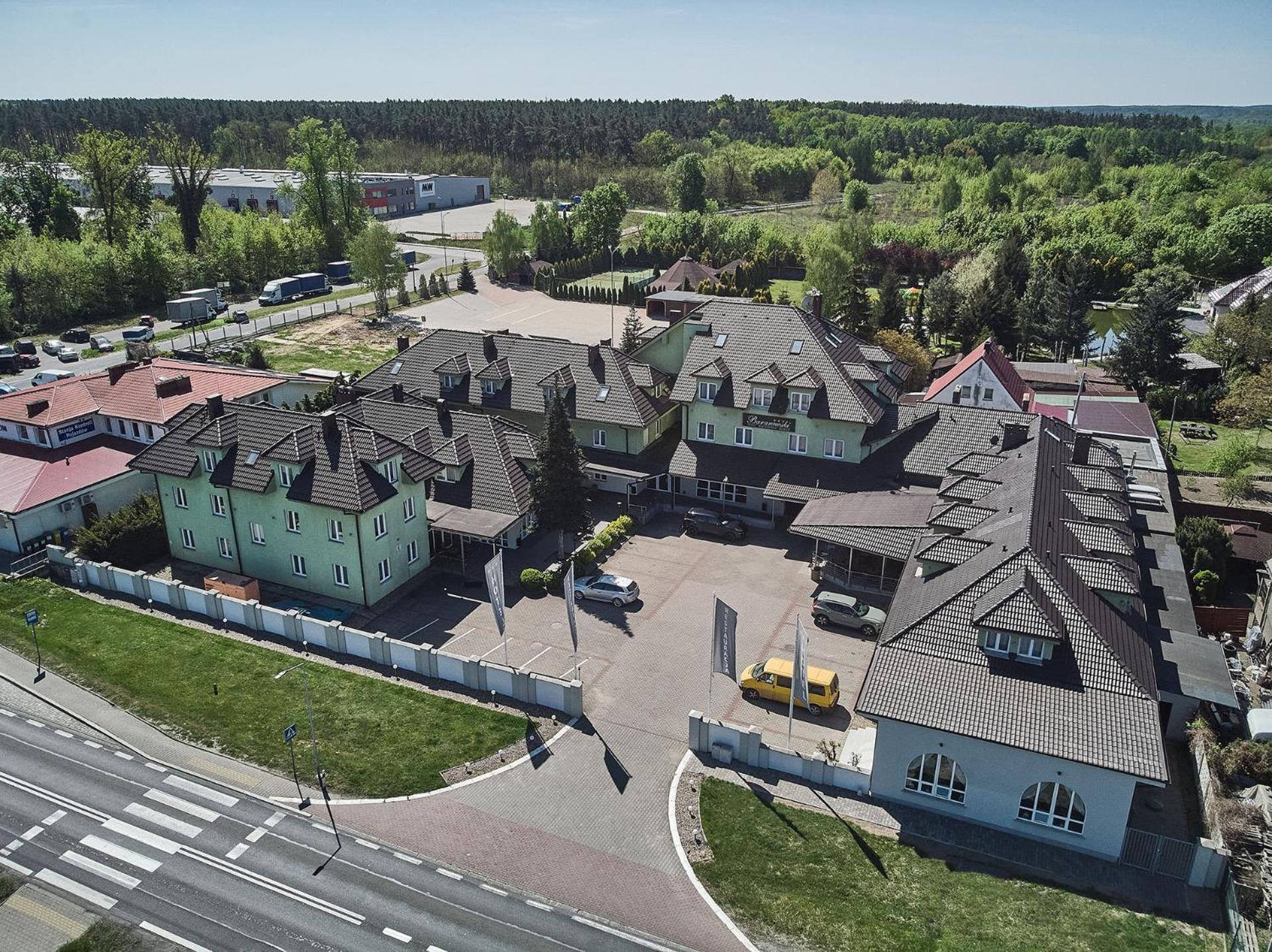 Hotel Baranowski 스와비체 외부 사진